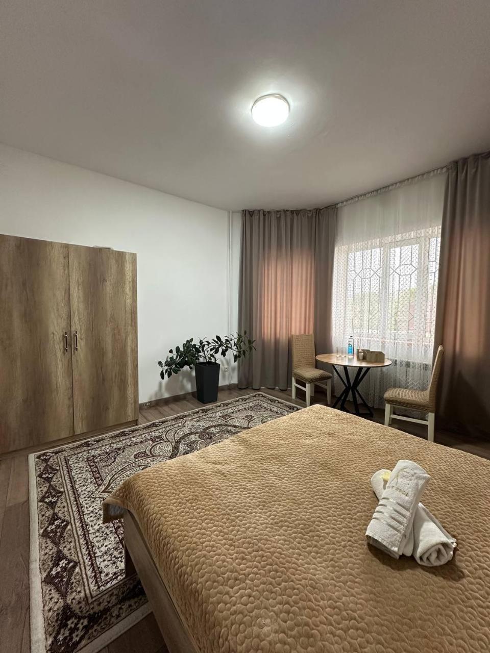 Amanat Guest House Bischkek Exterior foto