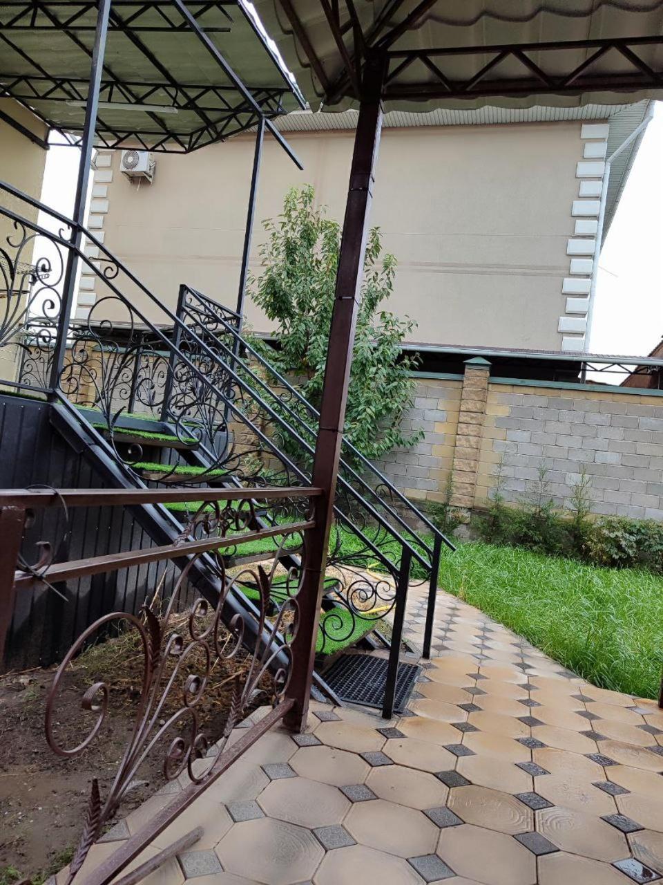 Amanat Guest House Bischkek Exterior foto