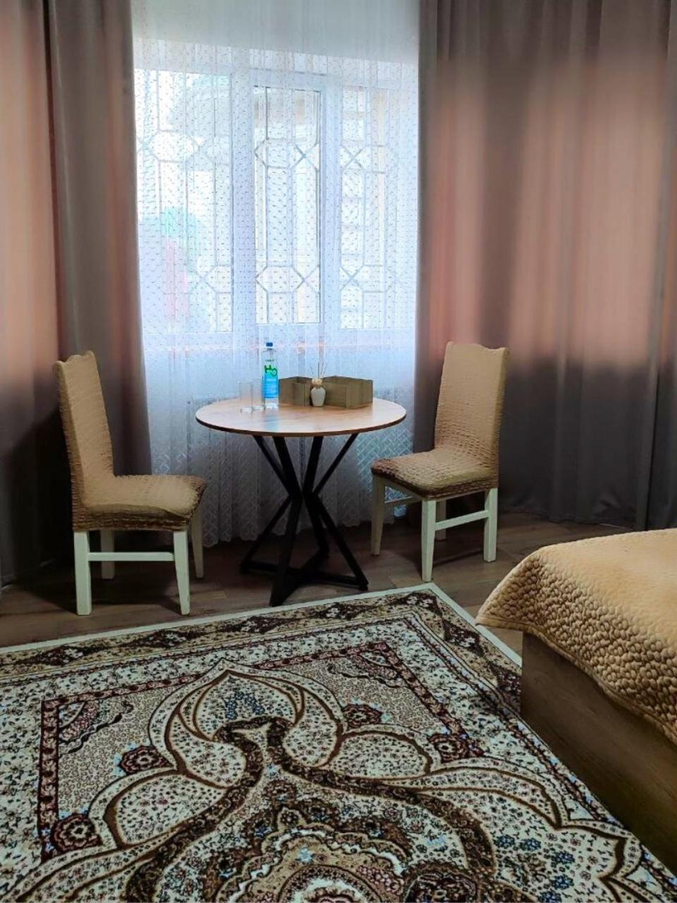 Amanat Guest House Bischkek Exterior foto