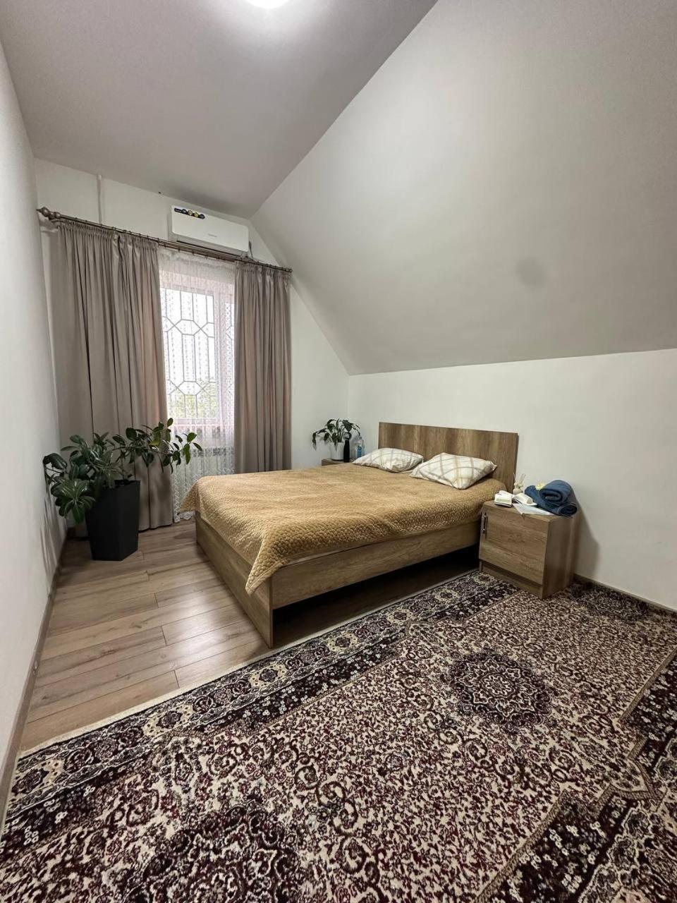 Amanat Guest House Bischkek Exterior foto